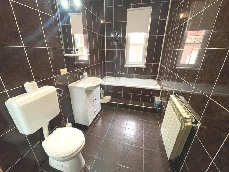 Casă spațioasă cu teren generos | 2 fronturi stradale | Zona Centrală
