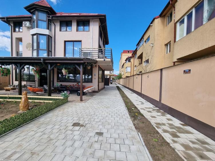 Vila cu 7 camere de Inchiriat | In Zona Colentina
