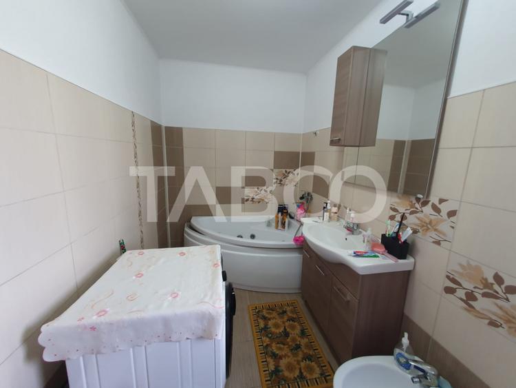 Casa 5 camere 3 bai 2 terase garaj magazie de vanzare 180 mp utili
