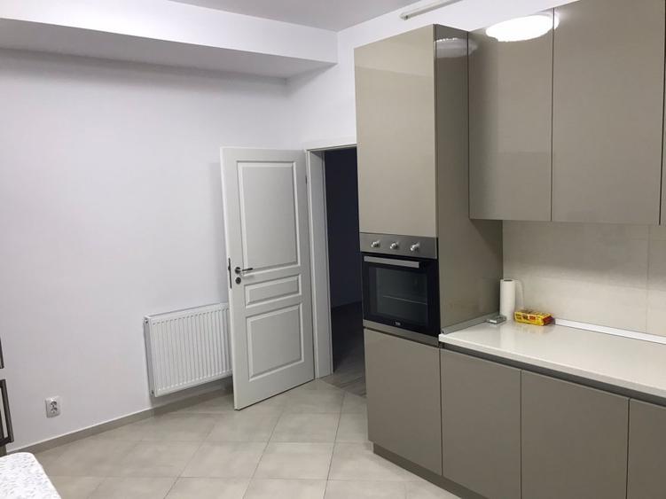 Apartament 3 camere cu curte, imobil nou