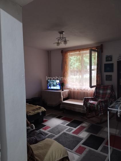Vand ap. cu 2 cam.in zona Cornisa. - 3