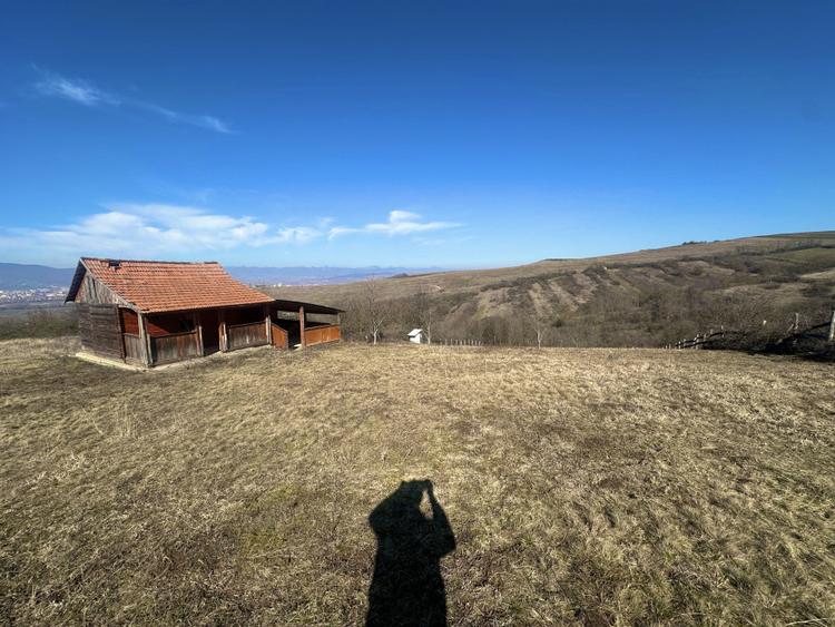 Teren panoramic 2400 mp cu cabană | View superb | comuna Ciugud