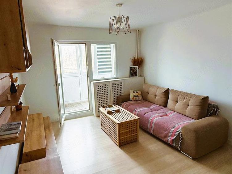 Apartament 2 camere decomandat Rovine bloc anvelopat, etaj 3
