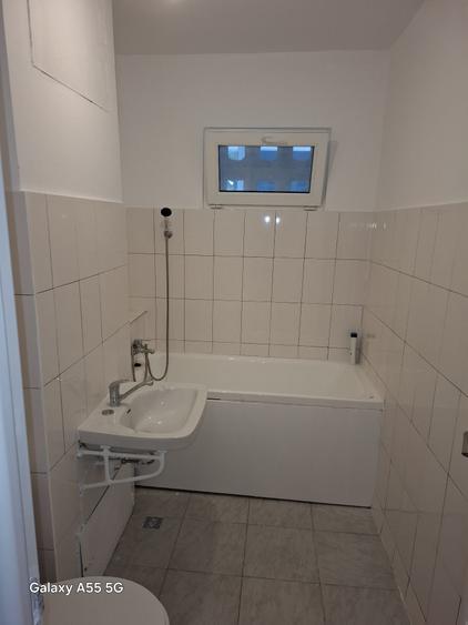 Apartament 2 camere Gemenii, RENOVAT, suprafață 48 mp, parter, balcon, beci.