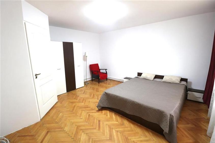 Apartament 2 camere , centrala proprie , zona Bucovina