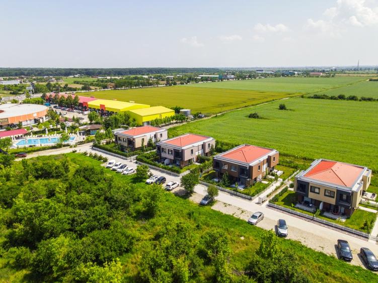 Snagov Plaza Houses – Locuințe cu grădină la doar 200 m de DN1