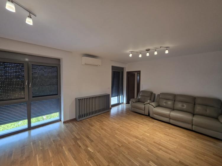 BANEASA GREEN LAKE COMPLEX APARTAMENT 4 CAMERE LOC PARCARE SI BOXA