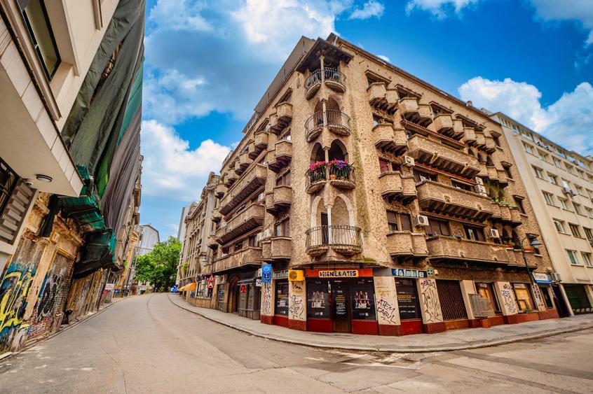 Unicat în Blocul Florentin: 3 camere, 2 băi, renovat integral cu designer