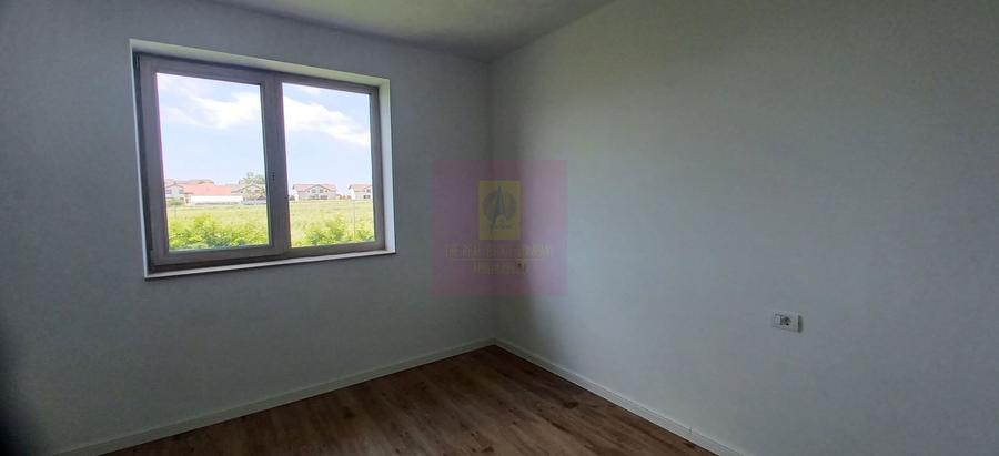 Gulia, casă nouă parter 4 camere, curte 514 mp