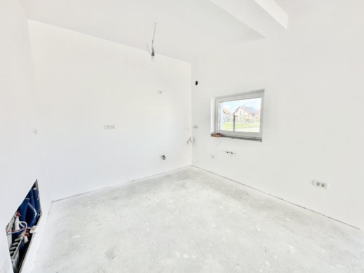 Duplex modern - 4 camere - 102 mp - Separat prin casa scarii - Mosnita