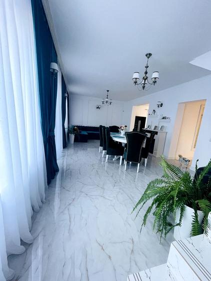 Casă de vânzare – 6 camere P+M, Haieu