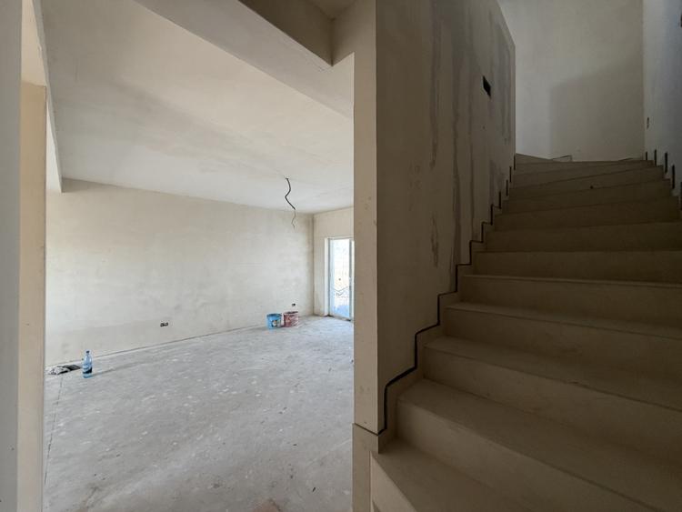 Duplex, 4 camere, 312mp teren, 95mp utili - Sacalaz