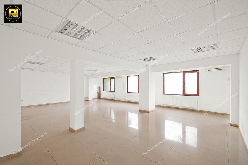 Vanzare spatiu comercial in Galati, pe str Tecuci, sup 170 mp utili, in bloc nou
