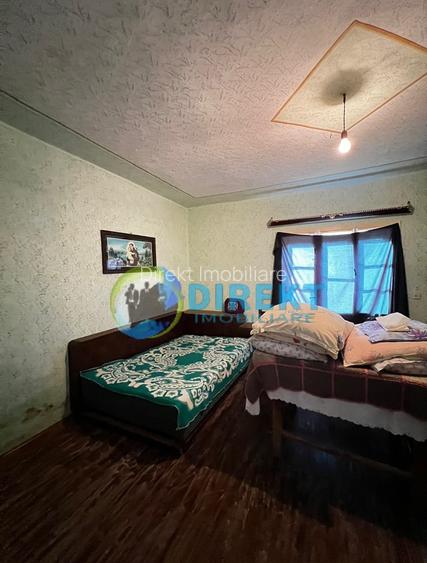 Casa bătrânească de 117 m2,  3 camere si 5000m2 teren - 6