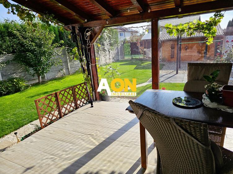 1/2 Duplex, 4 camere, 342 mp teren, strada asfaltata, Cetate
