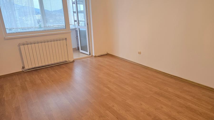 Vand apartament 3 camere cu intrari separate in Deva, zona Titu Maiorescu,