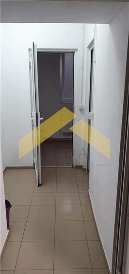 De vanzare doua hale pe un teren imprejmuit 9000 mp zona Gai