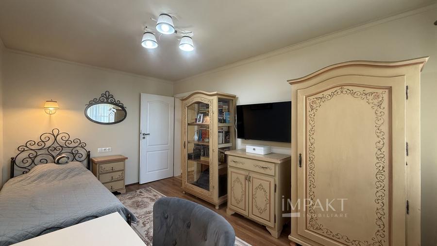 Apartament deosebit cu 4 camere decomandat si garaj in Gheorgheni