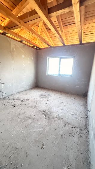 ZONA CASTEL TRANSILVANIA -str. VRANCEI -casa parter la rosu cu teren 1678mp!