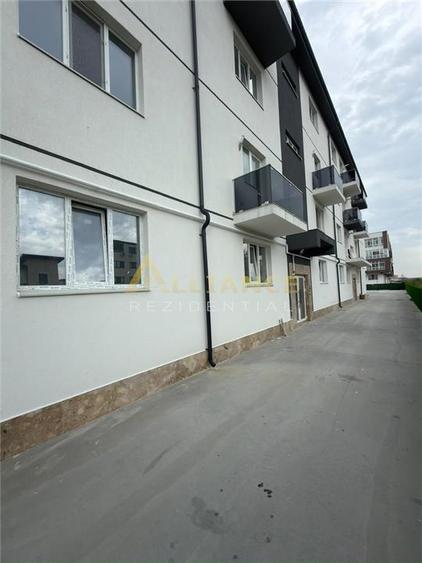 Apartament 3 camere cu parcare inclusa 100.000 euro