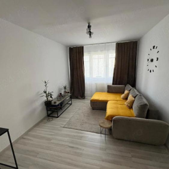 Apartament 2 camere decomandat,etaj 3, Zona Milcov