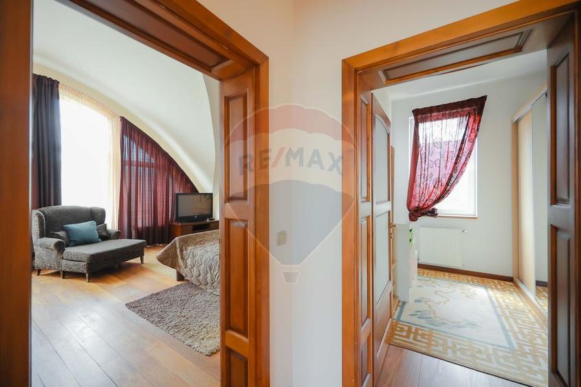 Casă cu 5 camere de vânzare, în Sânmartin - lângă Pădurea Felix