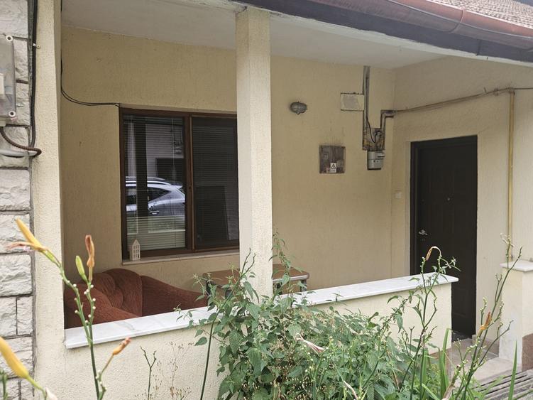 Apartament 2 camere renovat, 65 mp, cu pod mansardabil, Centru!