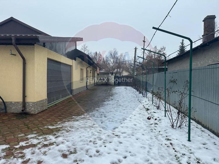 Casă spațioasă 6 camere, 2 băi, garaj spatios și terasă - 35