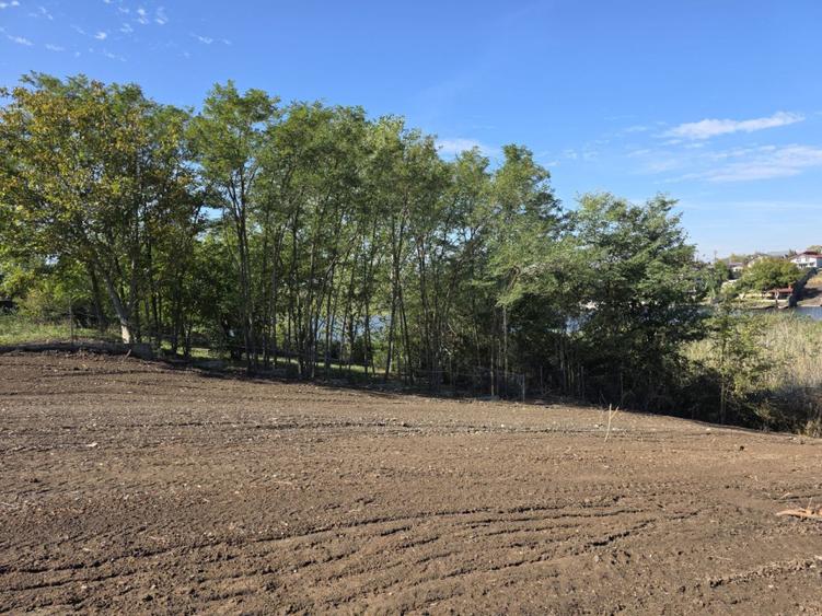 Teren cu deschidere mare la lac in Vladiceasca, Snagov