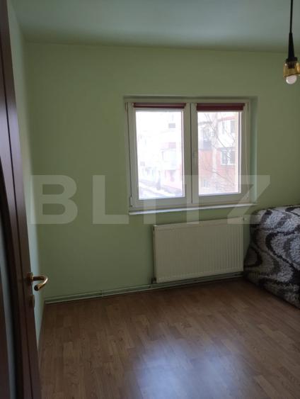 Apartament 4 camere, decomandat, 81 mp, zona Blocuri