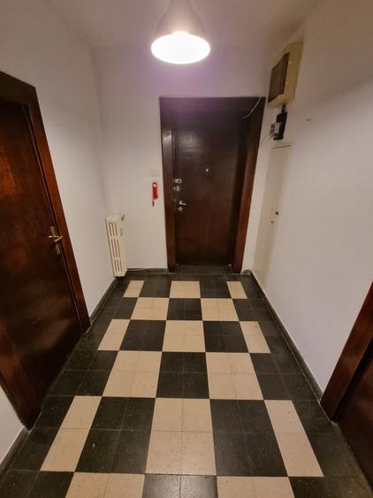 Piața Romana vav McDonald's - apartament nemobilat - 124mp