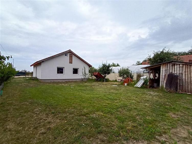 Casa de vanzare in Gepiu
