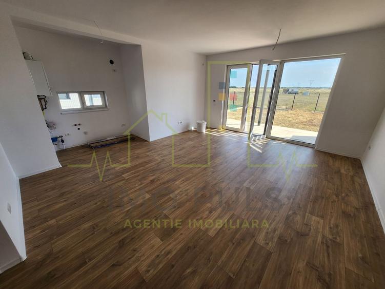 5 Camere. 3 Bai. Terasa acoperita.