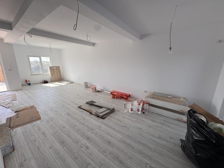 DUPLEX DESPARTIT, SUPRAFATA GENEROASA , TOATE UTILITATILE