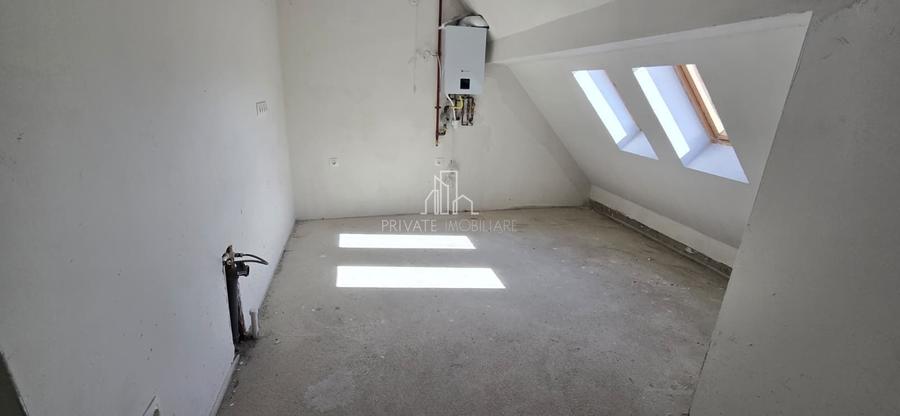 Apartament 4 Camere, Bloc Nou/Mansarda, P-ta Republicii, 7 Noiembrie