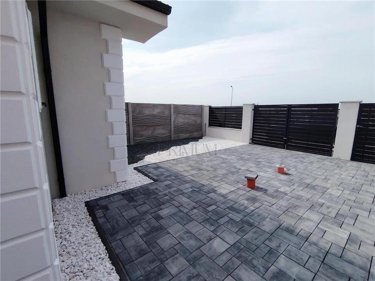 Duplex pe parter - zona linistita - personalizare interioara