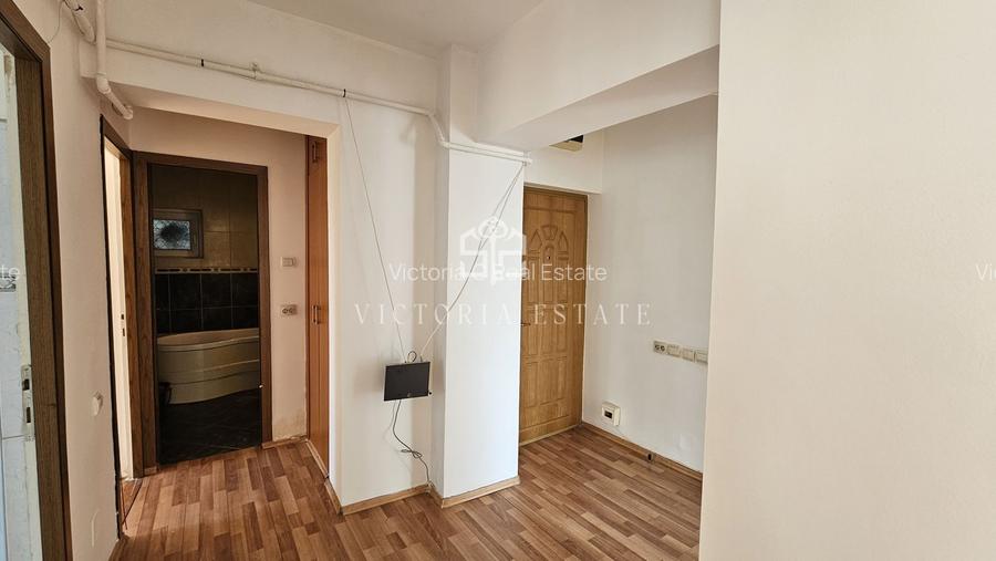 Apartament de vanzare, 3 camere decomandat.Republicii - 9