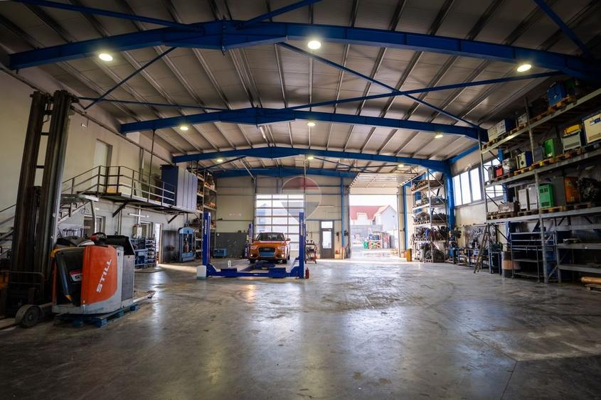 Vânzare Complex industrial  – 3.037 mp teren, 4 hale - 1400 mp Beiuș