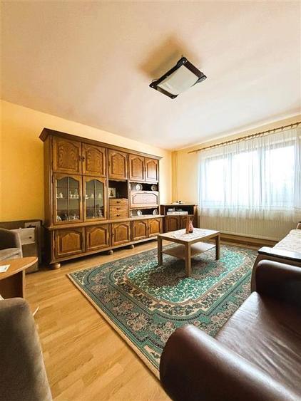 Casa Individuala caramida, 5 camere, fundatie inalta, planseu beton, Garaj, tere