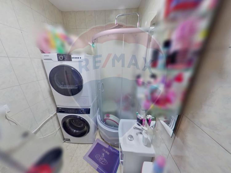 Apartament cu 3 camere de vânzare