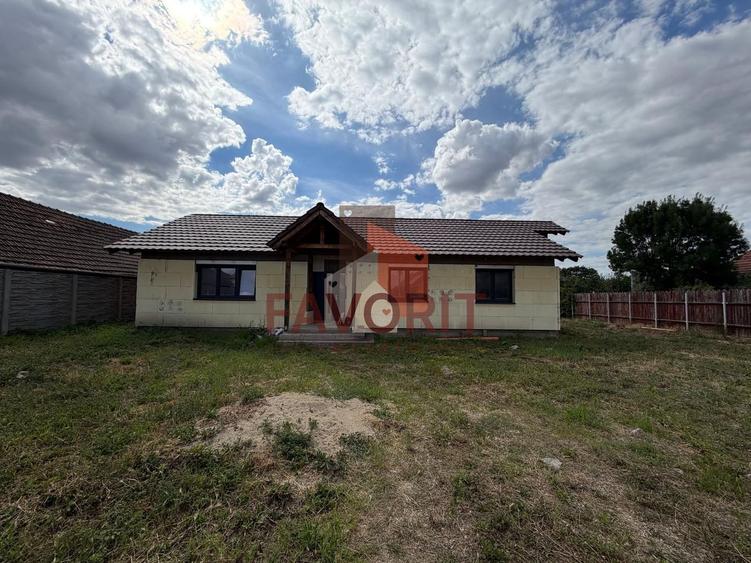 Individuala | 4 camere | 860 mp teren | Pozitie excelenta | Asfalt |