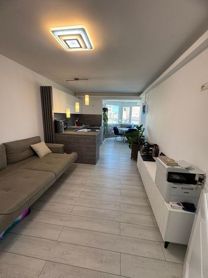 Apartament 3 camere, decomandat, complet renovat,cu terasă, confort 0, 169500 eu