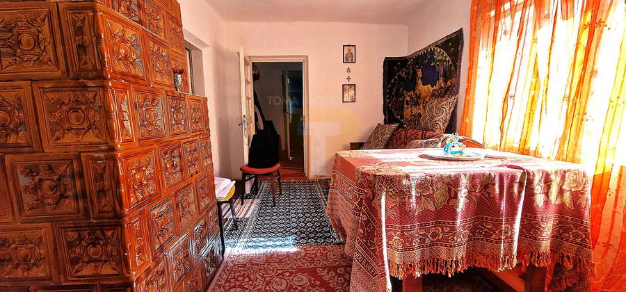 Casă cu 5 camere și teren generos de 2135 mp în Bistrița, jud. Neamț