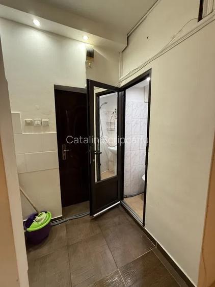 Persoana fizica Inchiriez camera de camin bloc Tineret Dacia - 5