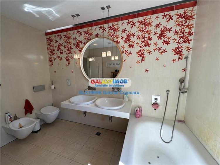 Vila stil florentin pe malul lacului,teren4500mp iesire la lac de 17ml