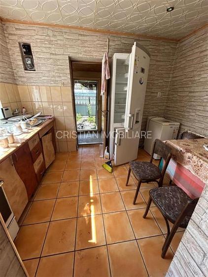 Casa zona Centrala ,200mp, acces auto ! - 2