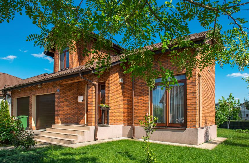 Vilă personalizată cu 4/5 camere, 1/2 garaje, teren de 800 mp