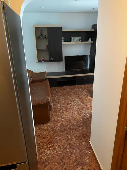 Apartament 2 camere central (Dance Club), decomandat, etajul 4/4, acoperis.