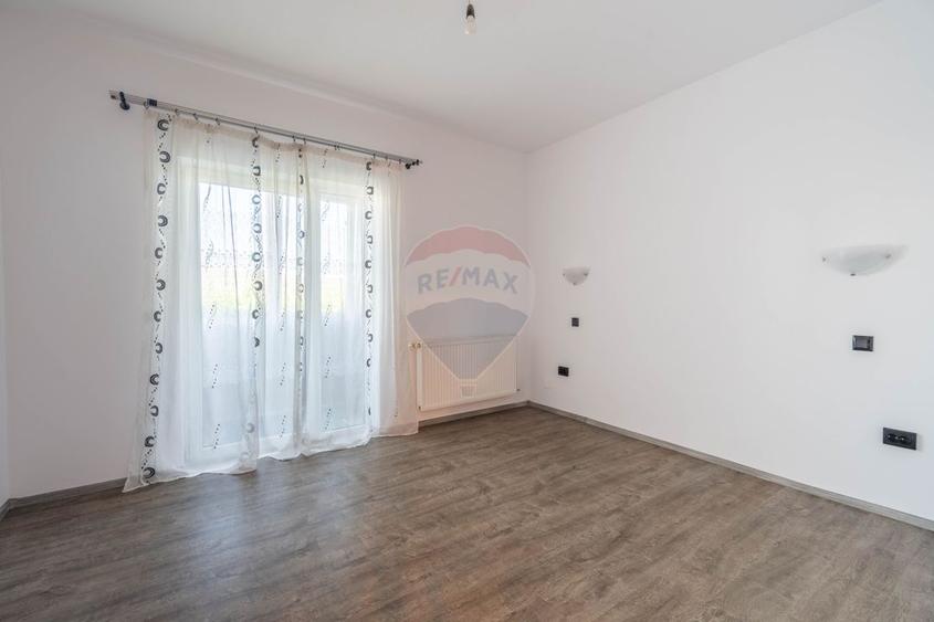 Apartament 3 camere de vanzare Floresti, Eroilor 80 zona Profi Parcare