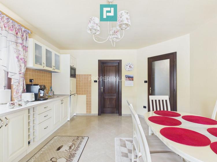 Vilă cu 6 camere de vânzare în zona Central - 39